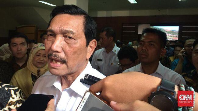 Luhut Naikkan Tarif Pesawat di Wilayah PSBB