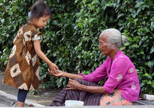 Tetap Memberi Meski Dalam Keadaan Sederhana
