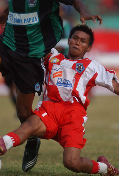 Starting XI Persipura Jayapura yang menjuarai liga 2005 Dan Nasibnya Kini