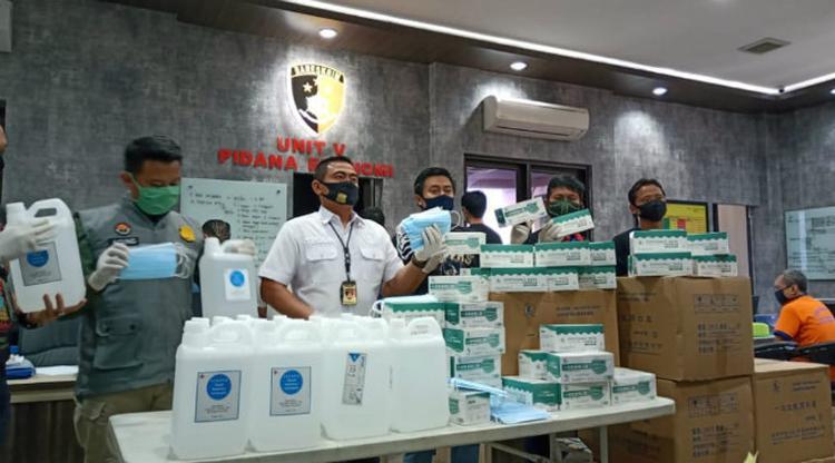 Polisi Surabaya Bongkar Kasus Masker Ilegal Asal China Beromzet hingga Rp 90 Juta