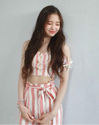 9 Fashion Style Ala Arin Oh My Girl, Simpel Nan Menawan!