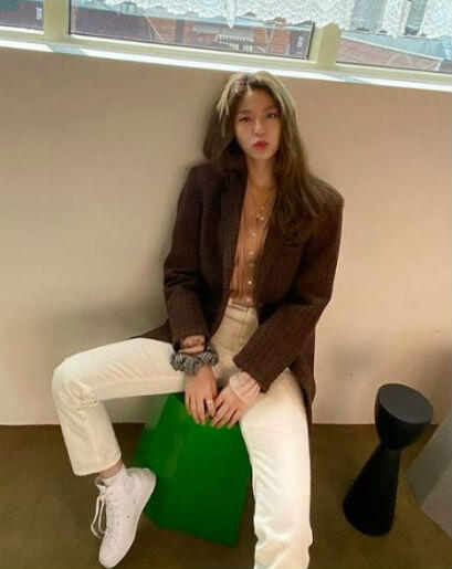 10 Inspirasi OOTD Kasual Ala Seolhyun AOA, Kece Dan Gampang Ditiru!