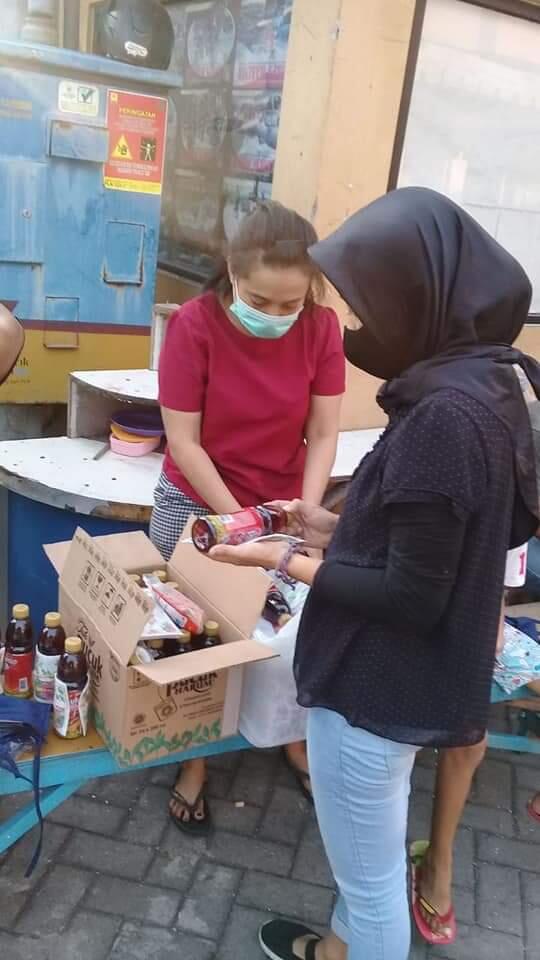 Bagi-bagi Masker Di Tengah Pandemi
