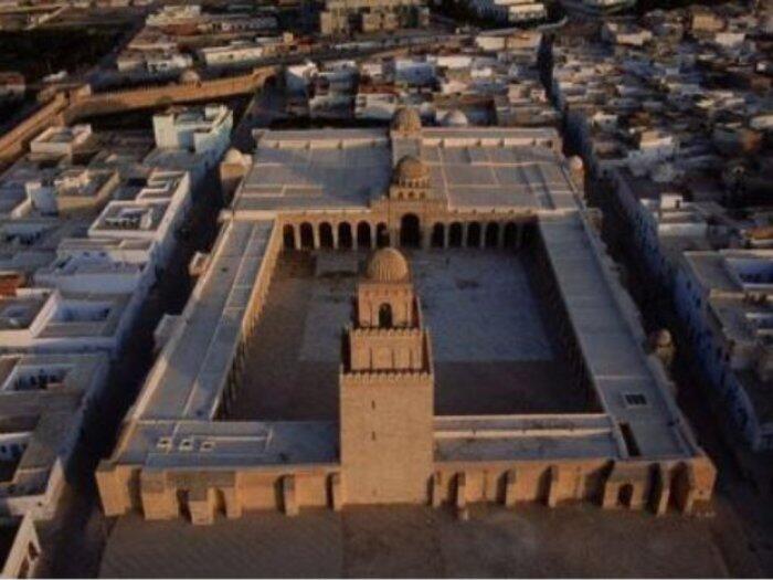 FOTO: Ada di Tunisia, Ini Masjid Pertama di Benua Afrika