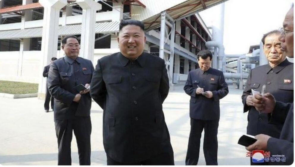 Muncul Kembali, Kim Jong-un yang Sekarang Dibilang Palsu, Ini Kejanggalannya