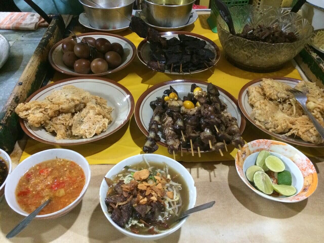 7 Rekomendasi Warung Soto Kerbau Khas Kudus, Bikin Kangen Pulang Kampung!