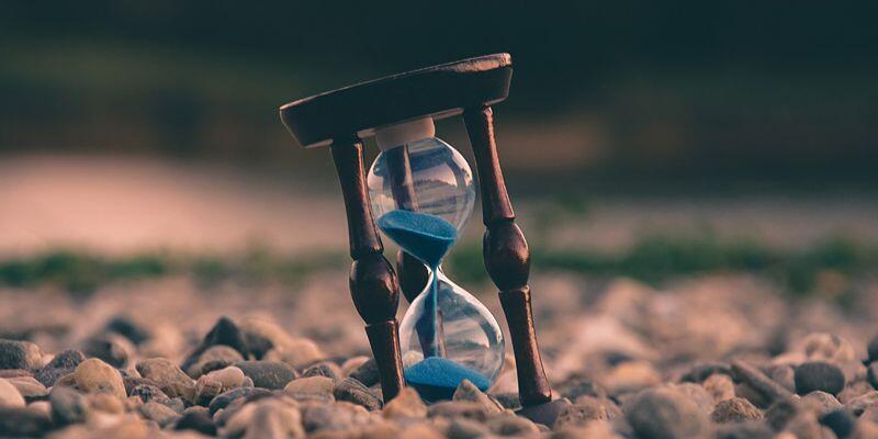 10 Hal Yang Membuat Waktumu Terbuang Sia-Sia