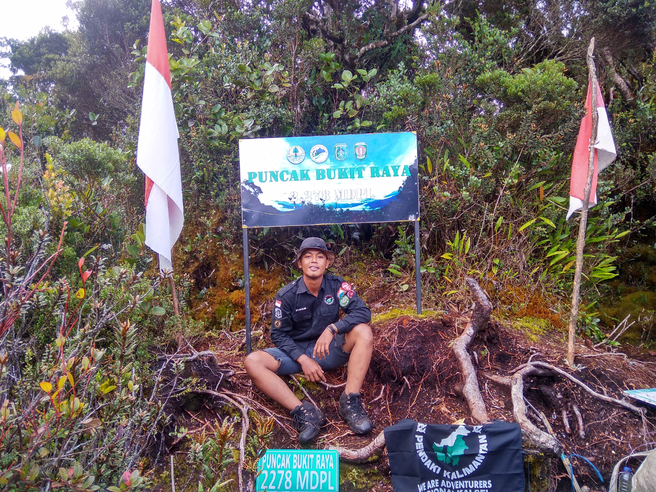 Jalan tak berujung di pedalaman suku dayak kalimantan #bukitraya #sevensummits 