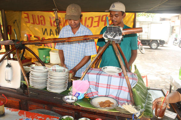 Gulai Kambing Bustaman, Kuliner yang Patut Dicicipi Saat Libur Lebaran di Semarang