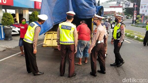 Penjelasan Istana soal Pernyataan Menhub Izinkan Lagi Transportasi Beroperasi