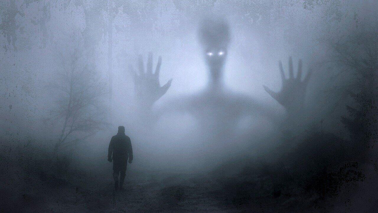 Buku Horror Pilihan Aku Buat Kalian !