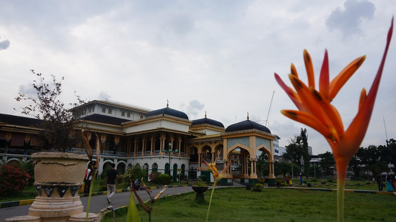 Istana Maimun dan Mansion ala Film Vampire 'Tjong a Fie' di Medan