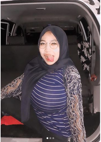 Artis Tik Tok Aceh Kepergok Mesum Dalam Mobil di Halaman Mushala