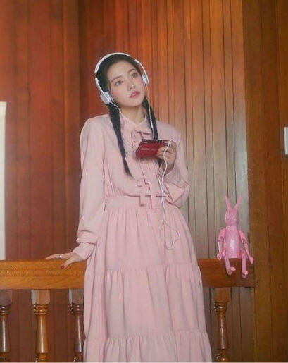 9 Inspirasi Outfit Dengan Dress Ala Yeri Red Velvet