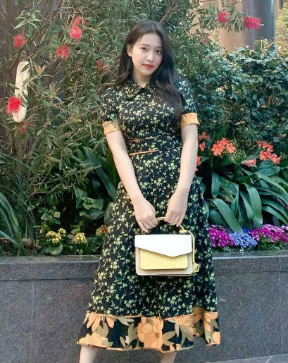 9 Inspirasi Outfit Dengan Dress Ala Yeri Red Velvet