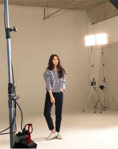 9 Inspirasi Outfit Go Ara, Stylish Dengan Tampilan Kasual Yang Simpel