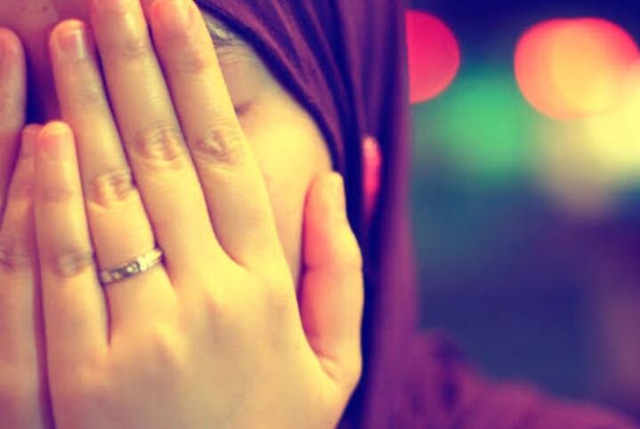 Jangan sakiti wanita, karna wanita tercipta untuk dikasihi