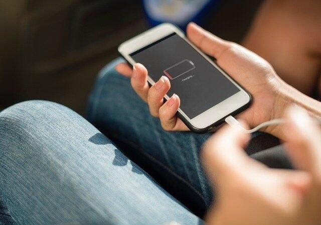 Baterai Kembung dan Belajar Ilmu Komunikasi dari Tukang Pulsa