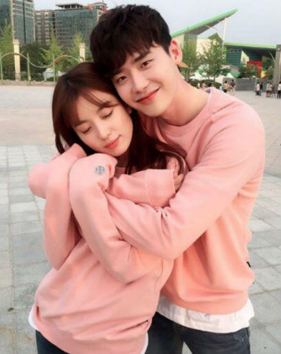 10 Gaya OOTD Couple Ala Pasangan Drama Korea, Siapa Paling Serasi?