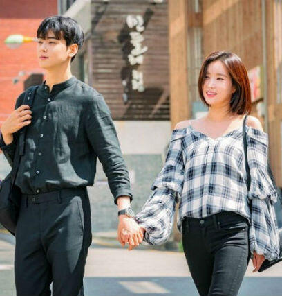 10 Gaya OOTD Couple Ala Pasangan Drama Korea, Siapa Paling Serasi?