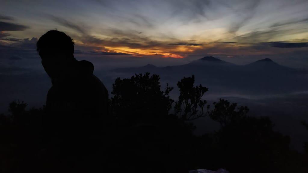 Trip Santai - Pelarian ke Puncak Gunung Sumbing (Hasil Photo yang tertunda)