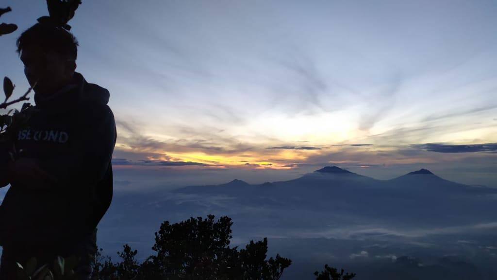 Trip Santai - Pelarian ke Puncak Gunung Sumbing (Hasil Photo yang tertunda)