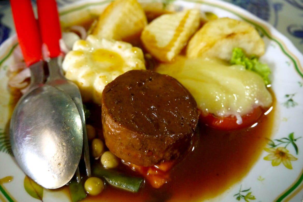 Pulang kampung ke Solo? Jangan Lupa Cicipi 6 Kuliner Selat Solo Legendaris Ini 