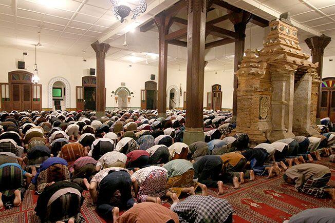 Urak Wedalan, Tradisi Berbagi Saat Tarawih di Kabupaten Kudus