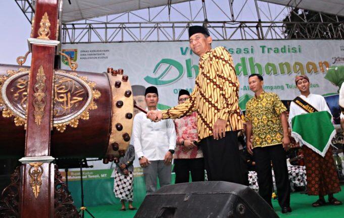 Tradisi Dhandhangan di Kabupaten Kudus