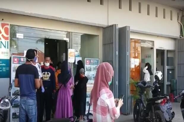Heboh Pencurian Uang di Tabungan, Nasabah Datangi Kantor Bank di Kendari