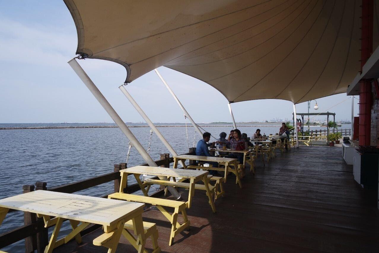 5 Tempat Nongkrong Hits dengan Pemandangan Terindah di Ancol!