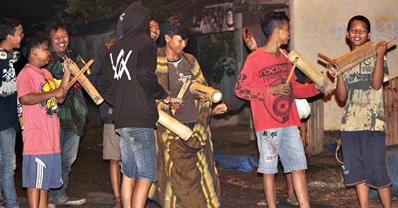 Tradisi Bangunkan Sahur Dengan Thekthek di Kabupaten Rembang