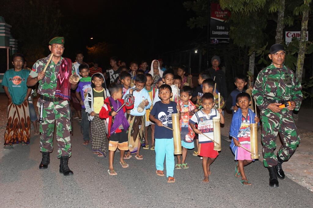 Tradisi Bangunkan Sahur Dengan Thekthek di Kabupaten Rembang