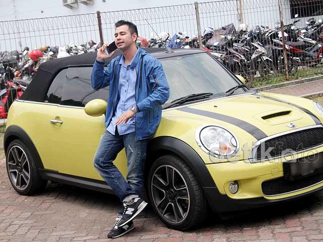 Ini 8 Mobil Paling Mahal yang Pernah Dimiliki Raffi Ahmad