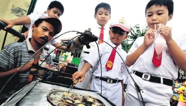 Sedih Deh, Jajanan Tradisional Ini Makin Sulit Dicari
