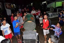Tradisi Membangunkan Sahur Keliling Ala Bujang Lampung