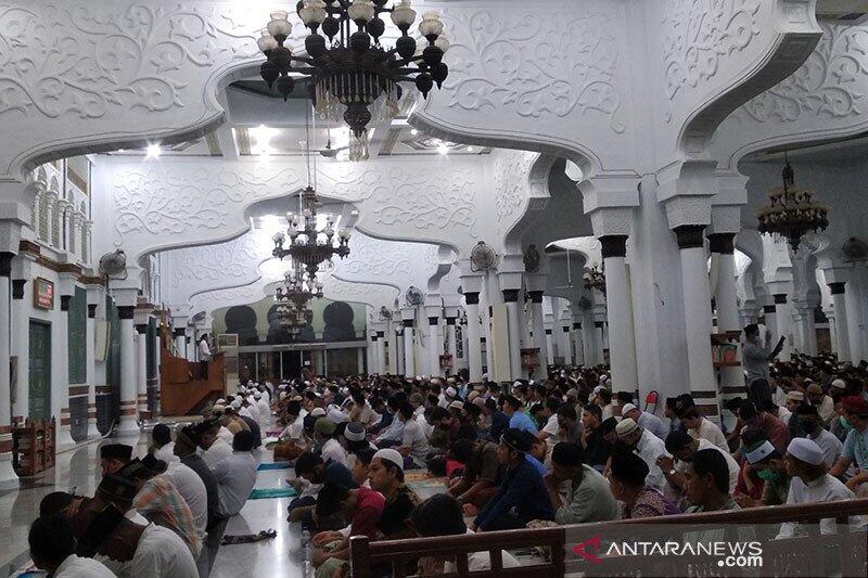 MUI Perbolehkan Sholat Jumat dan Tarawih Berjamaah di Ketapang. HOAKS / FAKTA?