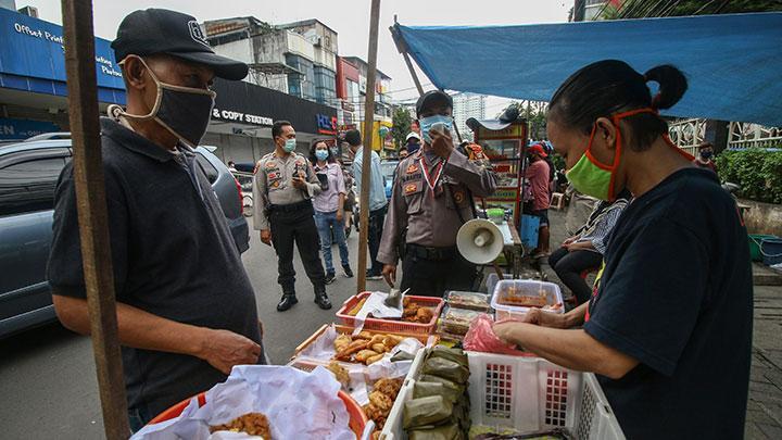 Beginilah Suasana Jakarta Menjelang Buka Puasa di Tengah Pandemi Corona