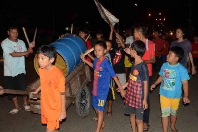 Oklik, Tradisi Membangunkan Sahur Ala Warga Bojonegoro