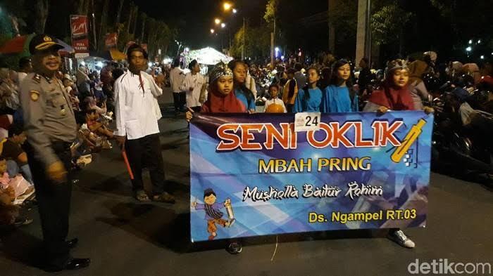 Oklik, Tradisi Membangunkan Sahur Ala Warga Bojonegoro