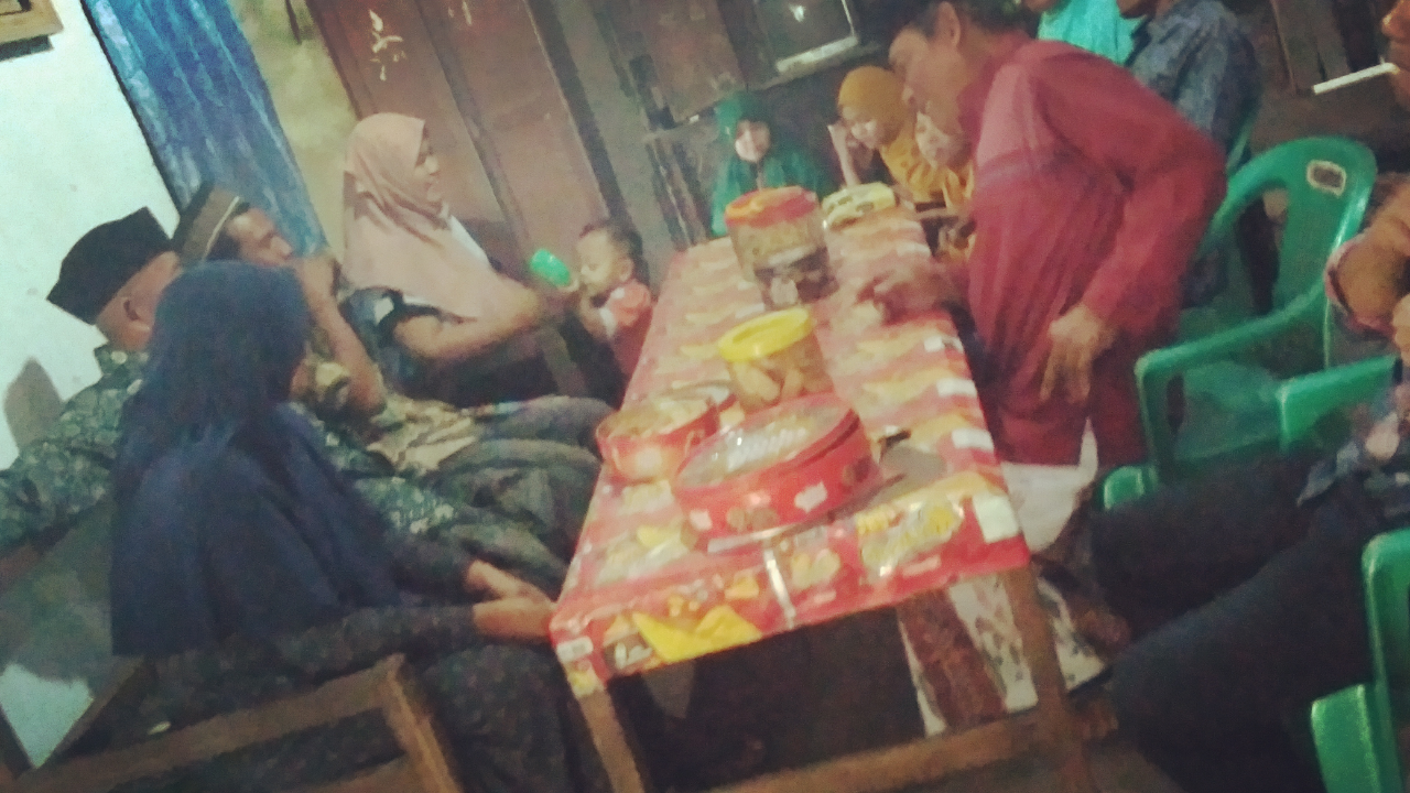SEJARAH Kearifan Lokal Saban Selesai Salat Idul Fitri Masyarakat Jatirejo, Ngawi