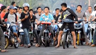 &#91;Ramadan di Kotaku&#93; Menonton Balap Liar saat Menunggu Berbuka 