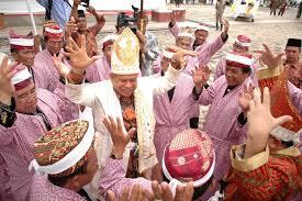 Mengenal Bebandung, Puisi Adat Pengantar Tradisi Belangiran dan Ngelop