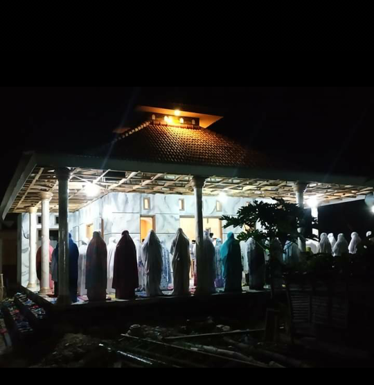 Saat Bulan Puasa Bersyukur Masih Bisa Shalat Tarawih Bersama, Tidak Untukku