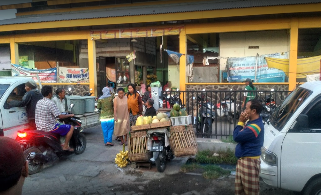 Onok Corona, Posoan Nang Pasar Omahku Dadi Sepi