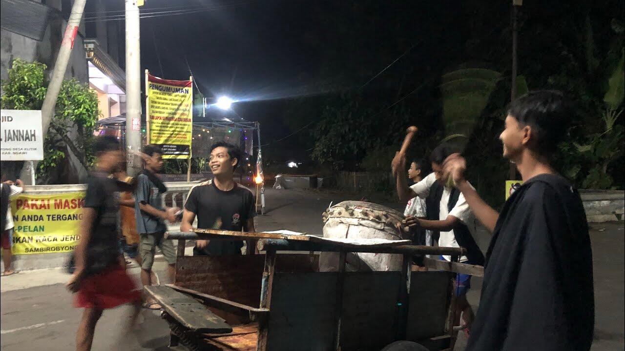 Cara-Cara Membangunkan Orang Sahur Di Kota Ane