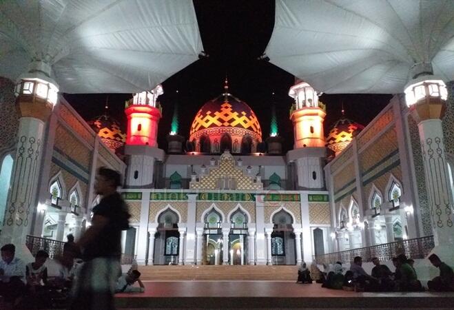 Masjid Agung Tuban dan Pesona Keindahan Negeri 1001 Malam