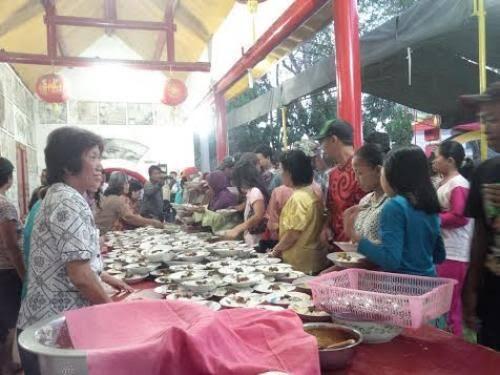 Maknai Toleransi, Tradisi Buka Puasa Bersama Di Klenteng Hok Swie Bio Bojonegoro