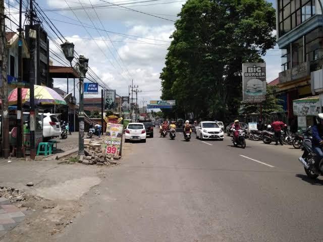 Daerah Kampus Jember Yang Biasanya Dulu Ramai Pas Ramadhan Dekarang Menjadi Sepi