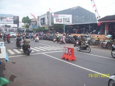 Perbatasan Jam Di Pasar Seluruh Jember Menghadapi Virus Covid-19 Ditengah Ramadhan